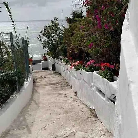 Quiet House With Spectacular Ocean Views *